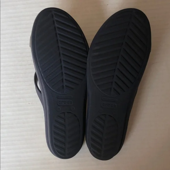 CROCS Sanrah Beveled Silver Circle Women’s Slide Strappy Sandals Size 9 - Picture 7 of 7